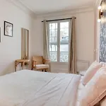 Delta - Appartement Parisien - 9E