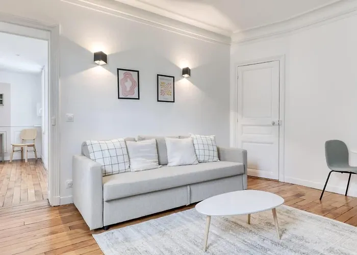 Delta - Appartement Parisien - 9E